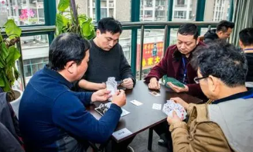 玩马鞍山掼蛋的进贡规则是什么？