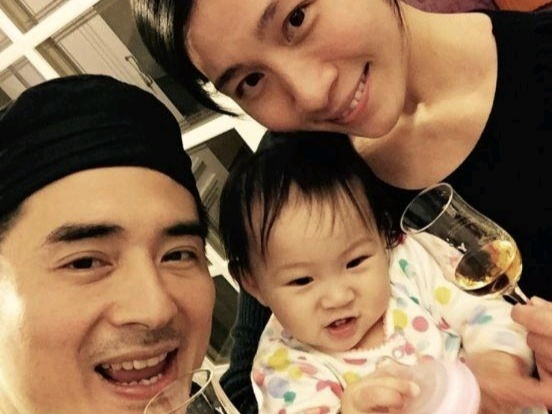 男星离婚7年，遭前妻控诉看儿子被刁难，其母不许孩子见妈妈，邵昕是妈宝吗？