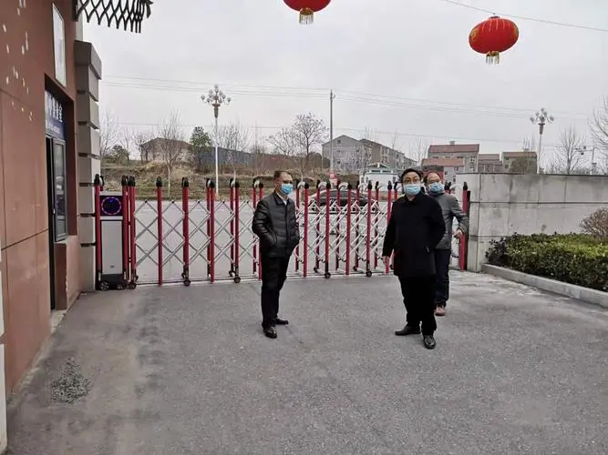 江西贵溪方舱睡水泥地这一消息冲上热搜！当地对此作何回应？