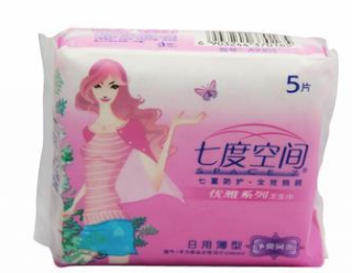 卫生巾中发现针头，七度空间深夜道歉，究竟是谁之错？
