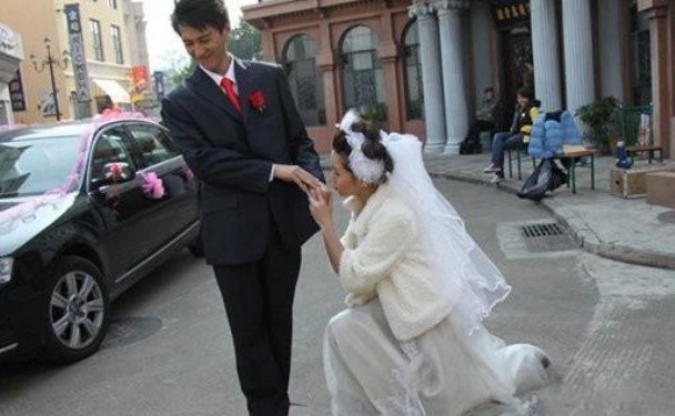 国民男神靳东结婚了吗？