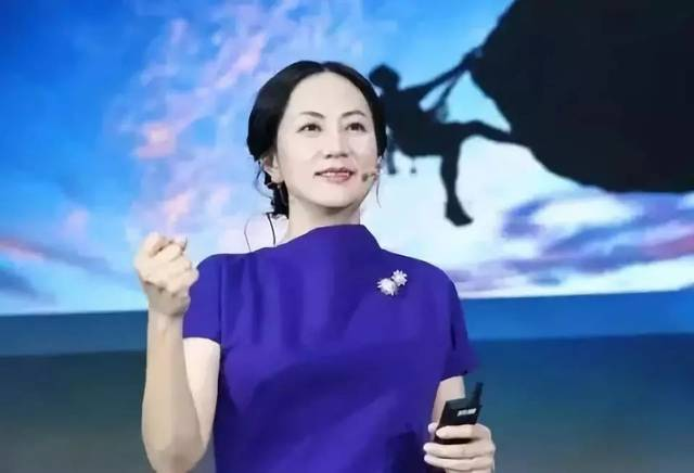 孟晚舟回国后变朴素，游张家界少女心十足，她在生活中有多低调？