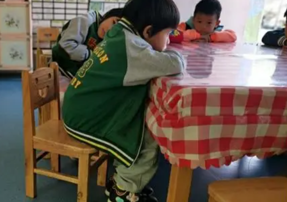 上海妇联称婴幼儿被单独隔离哭闹一事不实，此事还有哪些信息值得关注？