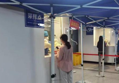 河南核酸采样屋设计遭吐槽，造价4.7万的核酸采样屋为何屡屡引发争议？