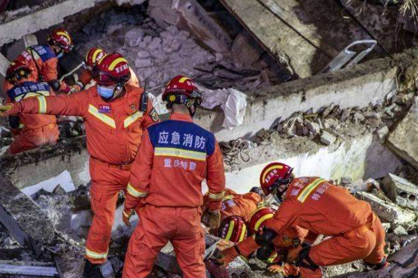 重庆垮塌食堂现场被夷为平地，已致9人遇难，燃气泄露燃爆的威力有多大？
