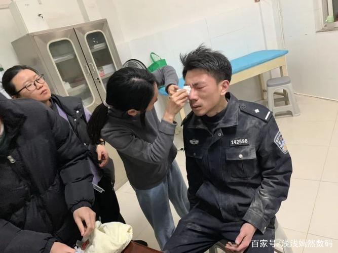 95后帅警官，救火后竟然一夜白头，这是怎么回事？