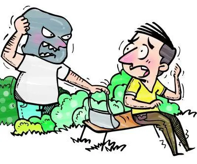 大妈顺走外卖，次日被失主偶遇认出，如何看待这种爱占小便宜的行为？