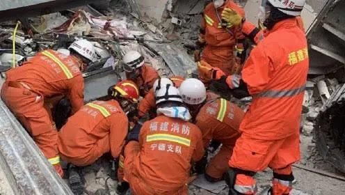 长沙官方表示不惜代价搜救39名失联人员，黄金救援时段该如何抢抓？