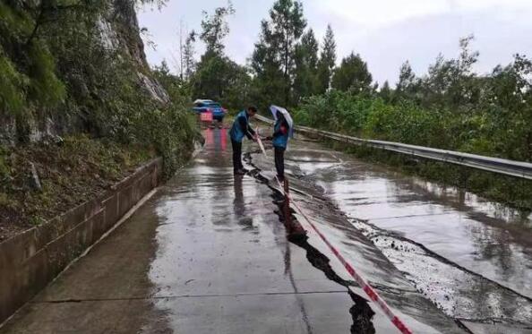 洪峰过境，四川阆中古城部分街道被淹，当地居民该注意哪些安全问题？