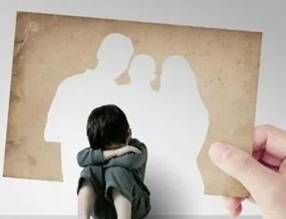 杭州一对父母闹离婚，22岁小伙酒后跳河，最后小伙是如何得救的？