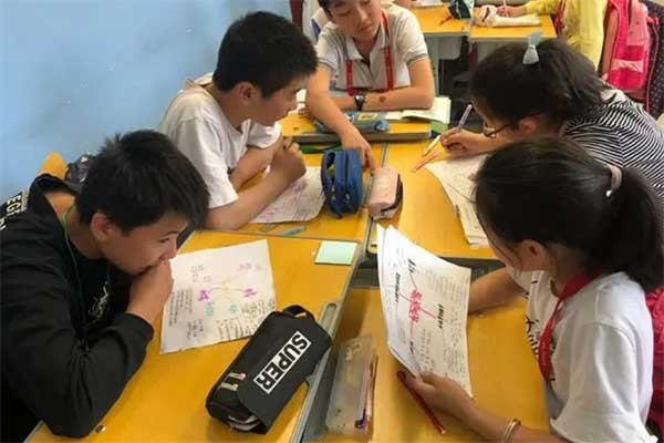 白丝语文课代表哭着说不能再的原因是什么？