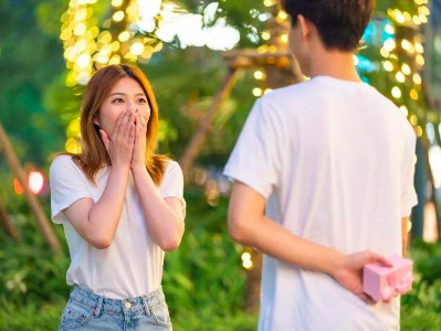 女朋友叫什么？
