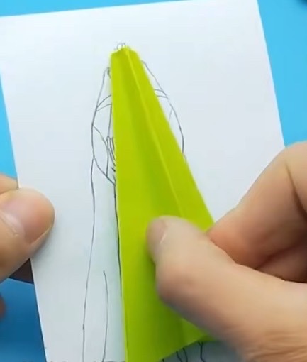 奥特曼怎么折才能飞